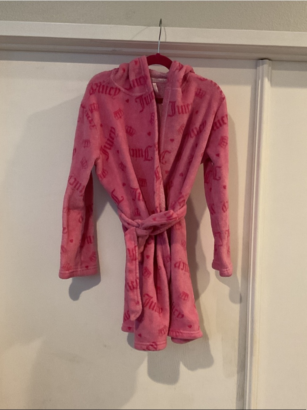 Juicy Couture Girls Plush Hooded Robe in Pink